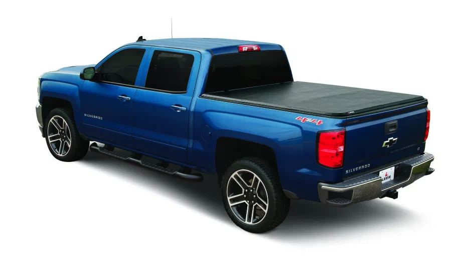 630303 – LEER Tonneau Cover, Soft Folding 2 Folds/ 3 Panels Not Hinged In Front Lockable With Tailgate Handle Black V...